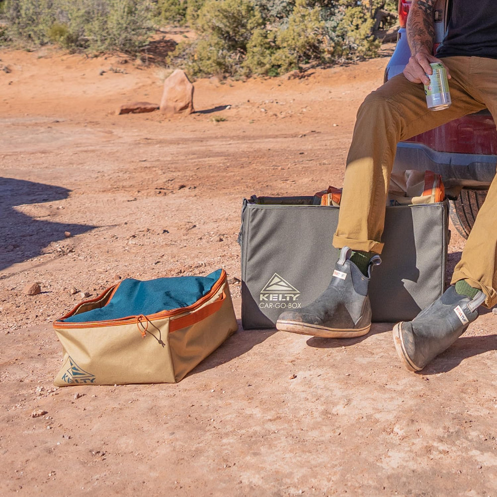 Kelty 600D fabric texture close-up highlighting rugged resistance