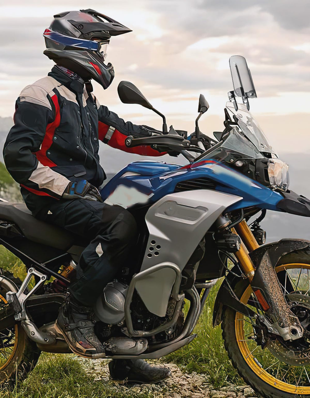 KEMIMOTO lifestyle shot on highway demonstrating added rider comfort