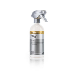 KOCHCHEMIE spray being applied to wet car paint, demonstrating easy rinse-on application