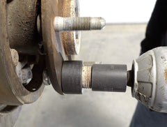 Lisle 22800 bearing closeup highlighting smooth rotation for reliable pulling