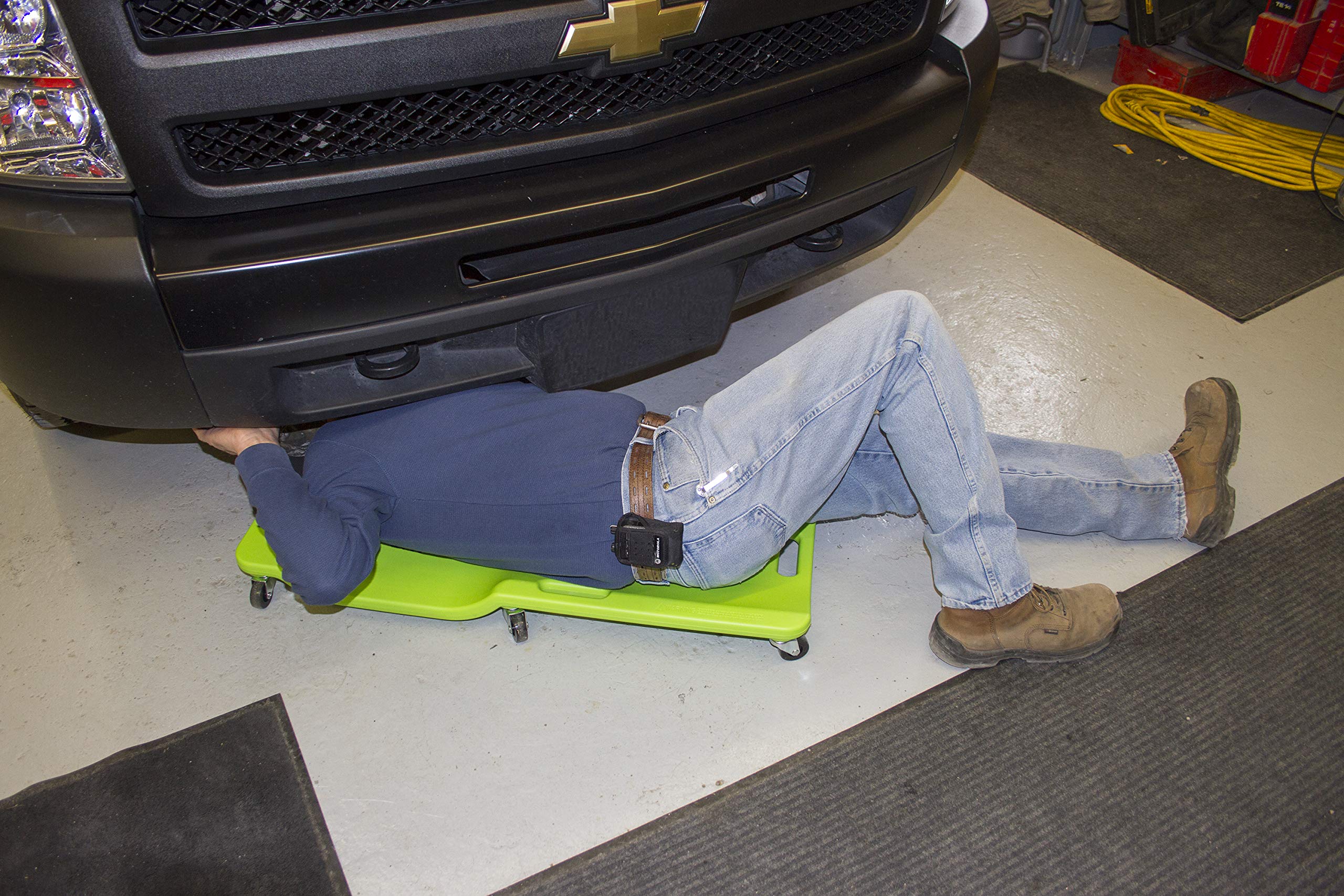 Lisle creeper beside toolbox showing lightweight 11.5 lbs portability benefit