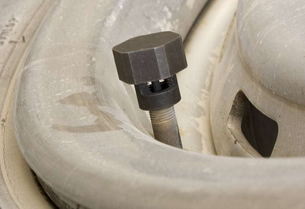 Lisle deflator fitted on tire in use speeding up pressure adjustments