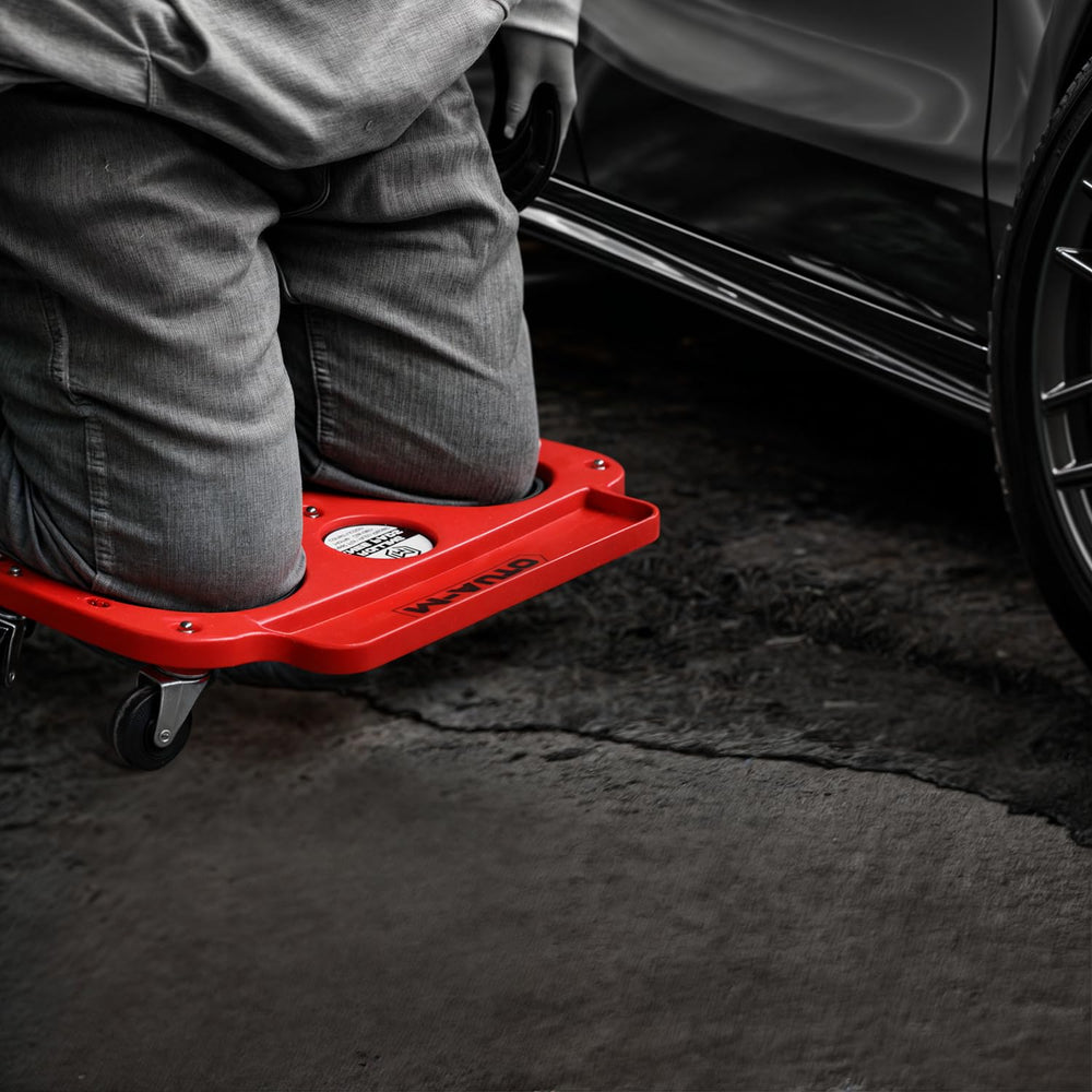 M-AUTO caster close-up demonstrating 360 degree smooth swivel movement
