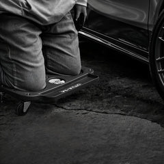M-AUTO five swivel casters detail demonstrating smooth multi-directional movement