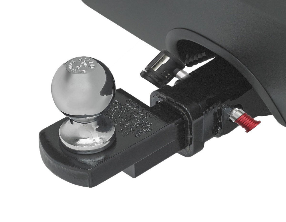 Master Lock 1469DAT close-up of push-to-lock mechanism and weather cap for durability