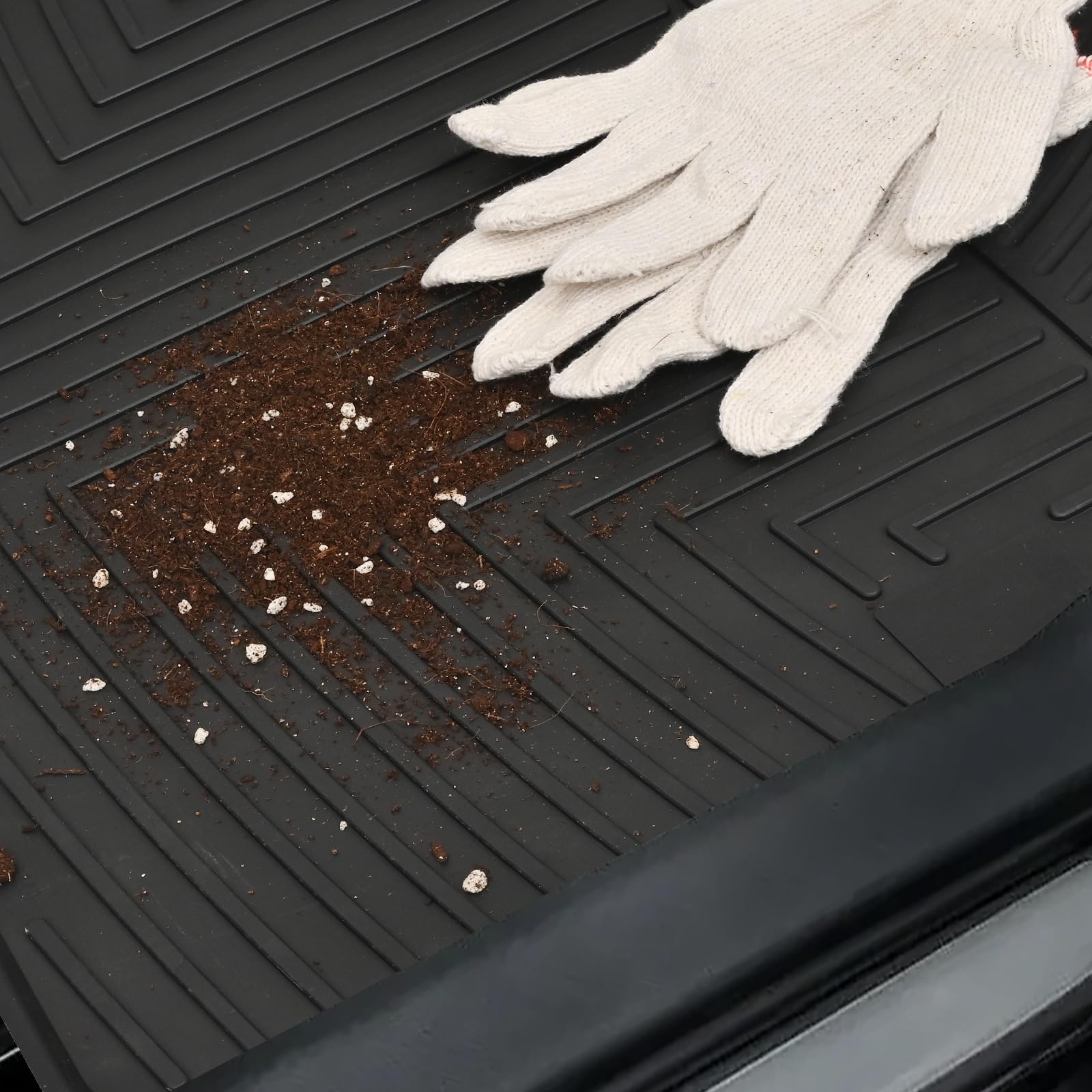 Matericuo rear mats installed in BMW 3 Series showing easy coverage and cleanliness