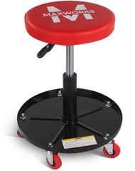 MaxWorks close-up of integrated 15-inch tool tray holding sockets for easy access