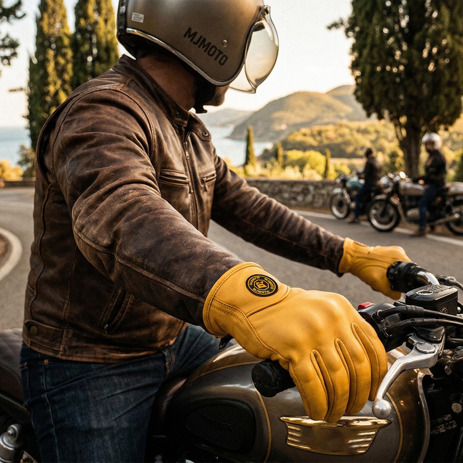 mjmoto size scale hand comparison showing Large fit and measurement guidance