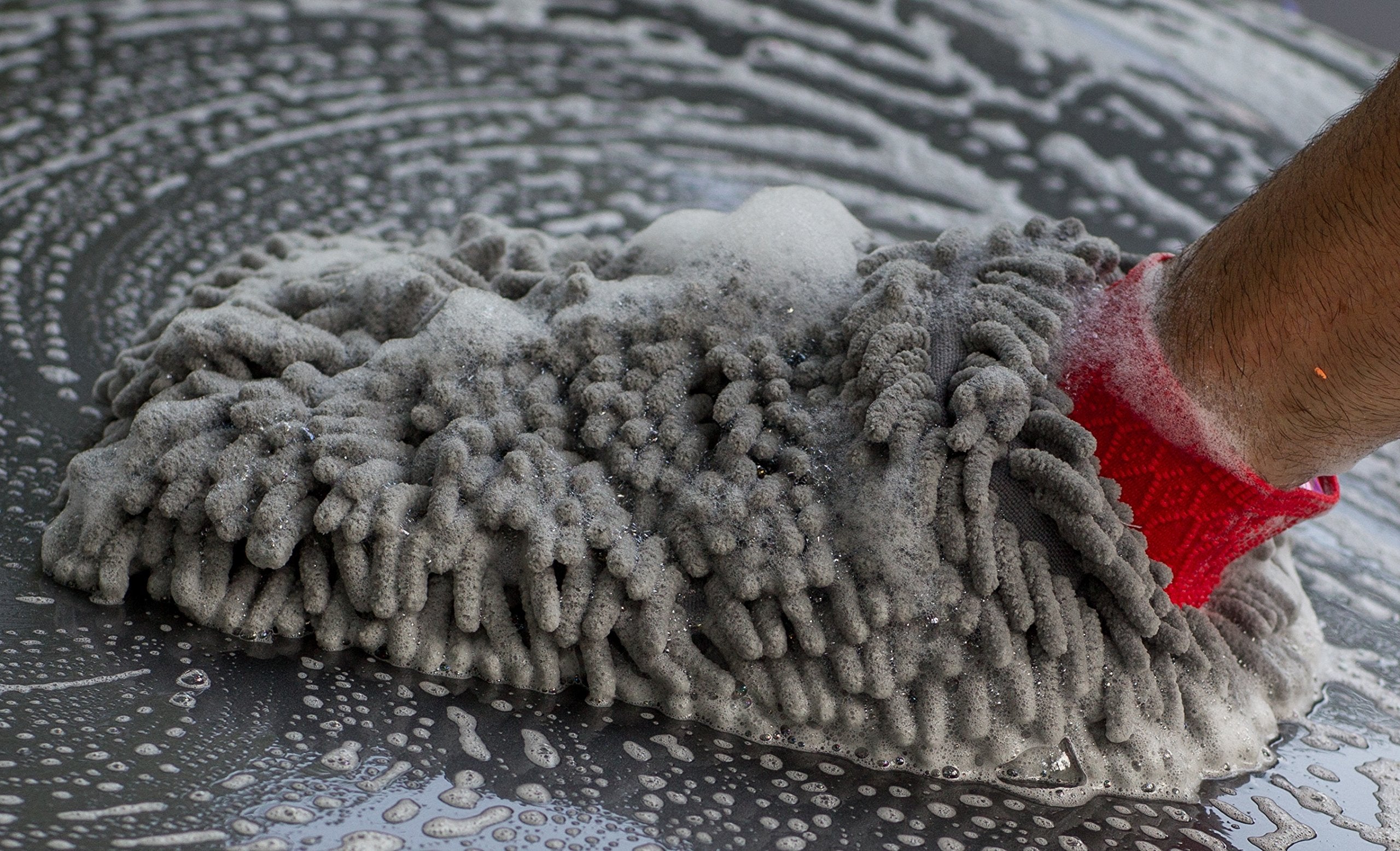 MOTHERS chenille mitt inner lining detail highlighting soft interior and gentle paint protection