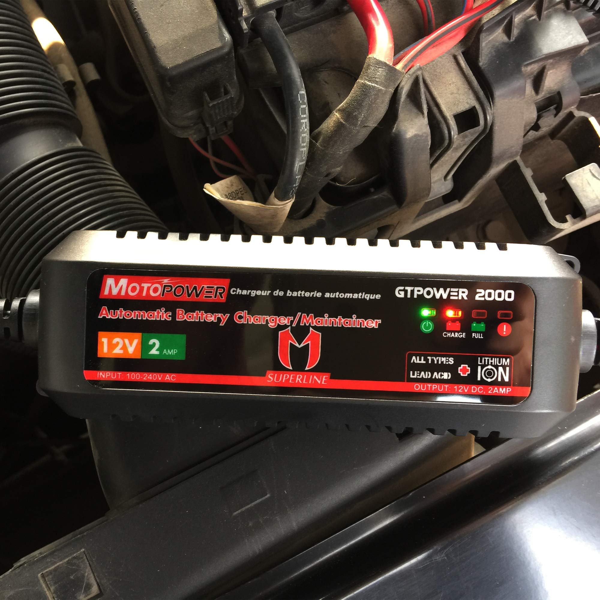 MOTOPOWER LED indicators lit to display charging, charged and error status clearly