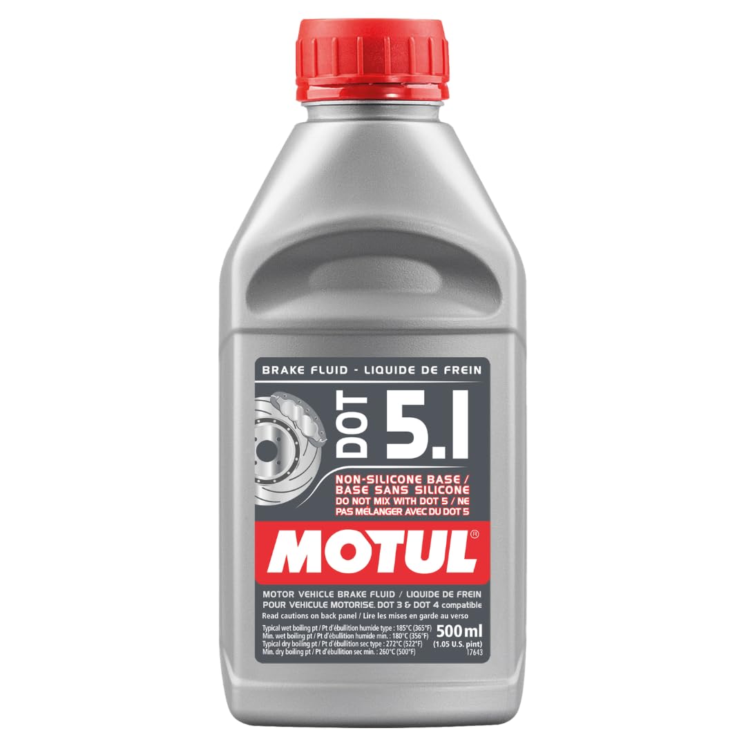 Motul DOT 5.1 front packaging showing bottle and branding, clear product identification and benefit