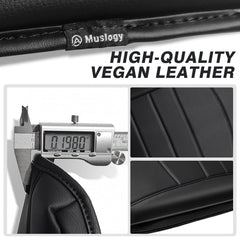 Muslogy elastic strap fastening detail demonstrating secure hold