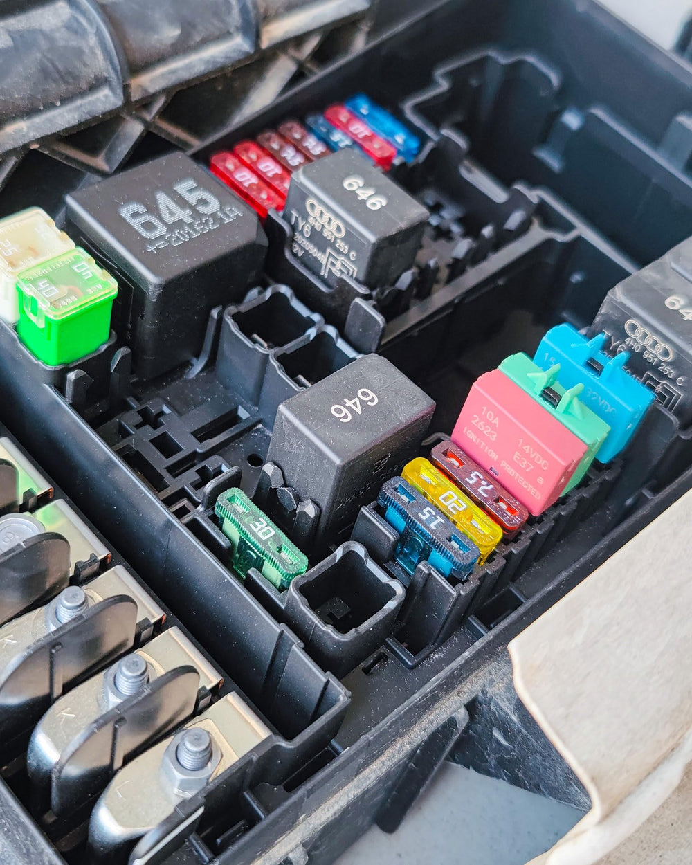 Nerites installed in a fuse panel demonstrating fast replacement benefit