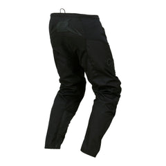 O'NEAL Element close-up of elastic waist with ratchet closure for adjustable fit
