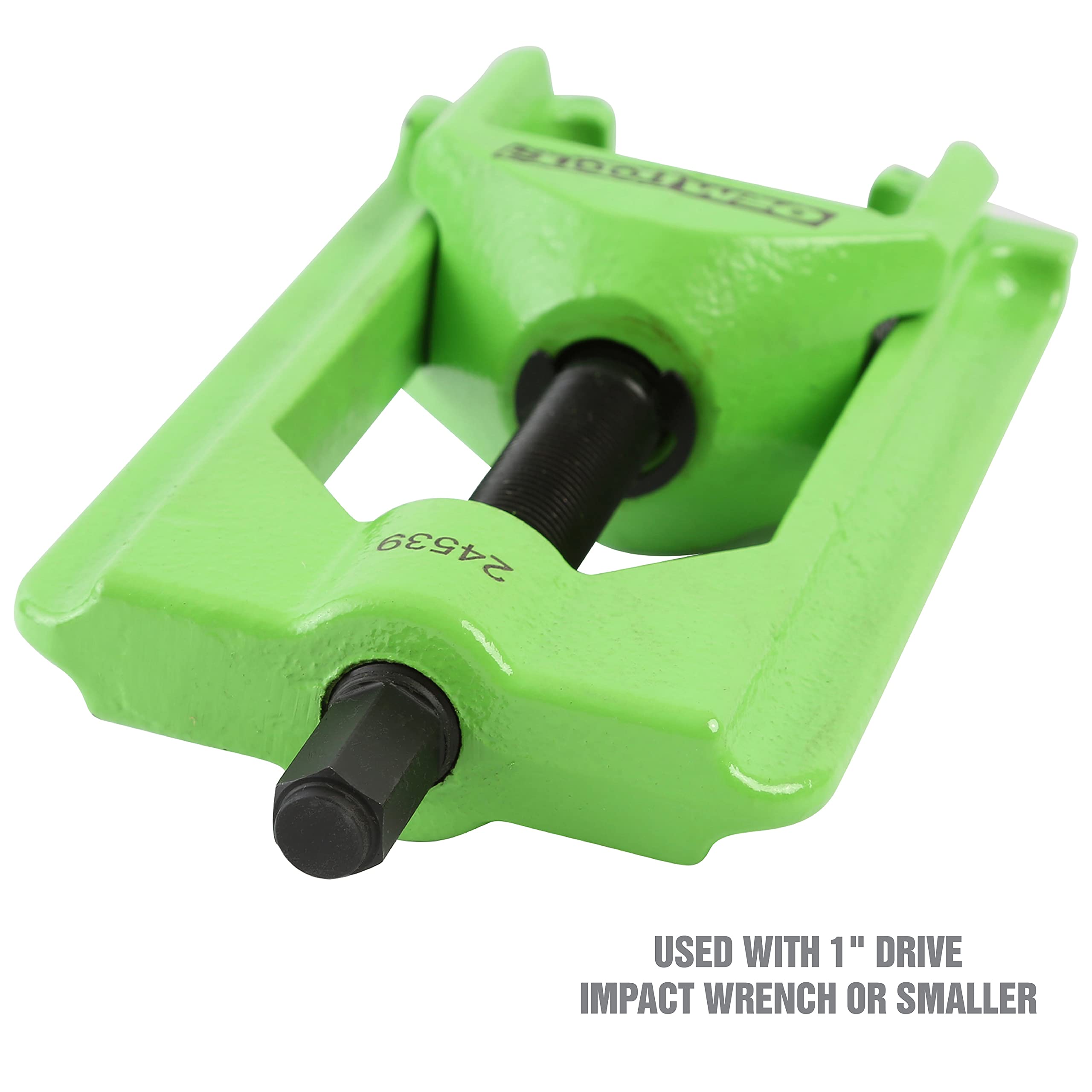 OEMTOOLS fitting over a bearing cup to demonstrate 1"–1.25" compatibility benefit