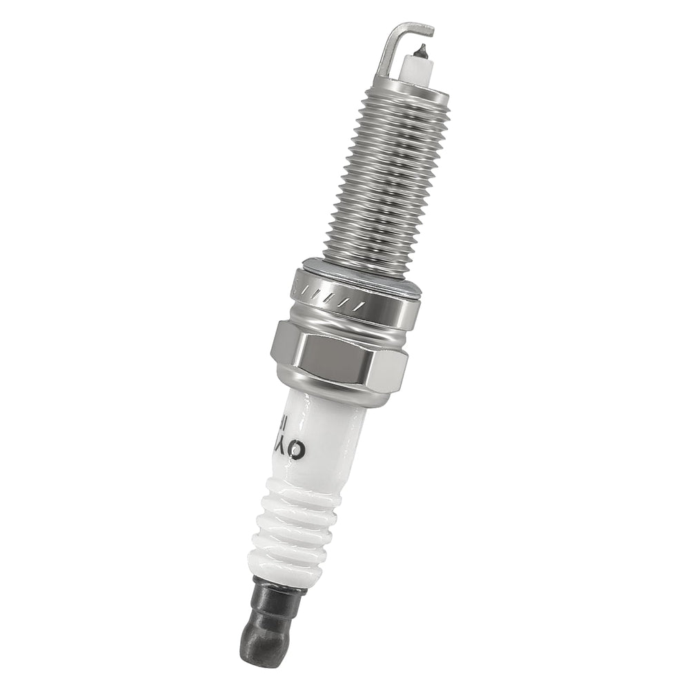 Detailed view of OYEAUTO plug threads and ceramic insulator ensuring correct seal