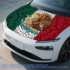 Pasksamtu stretched across hood demonstrating elasticity and snug fit