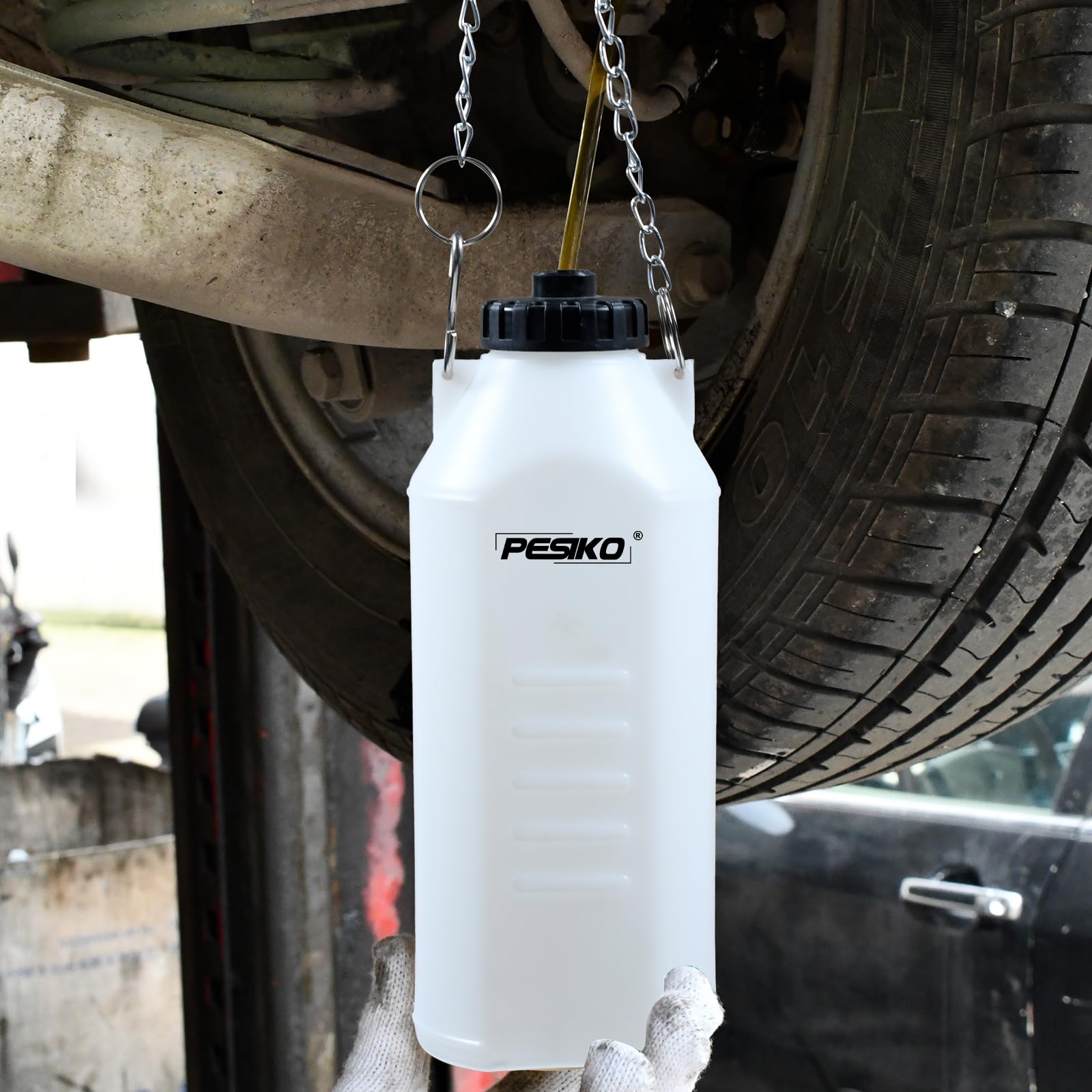PESIKO size scale comparison beside a hand to show portable one-liter capacity for convenience