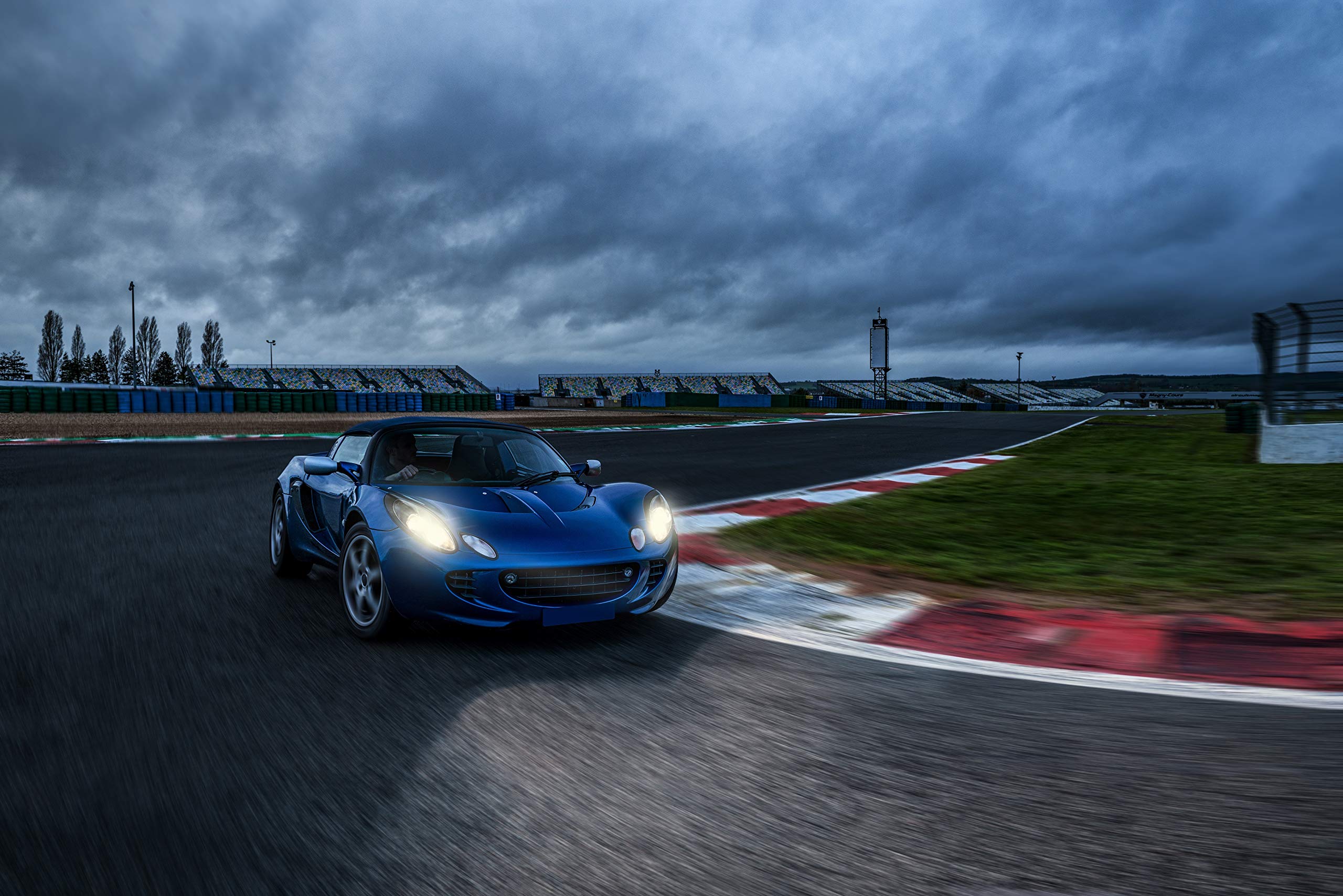 Philips RacingVision GT200 bulb in hand showing size and fit clarity