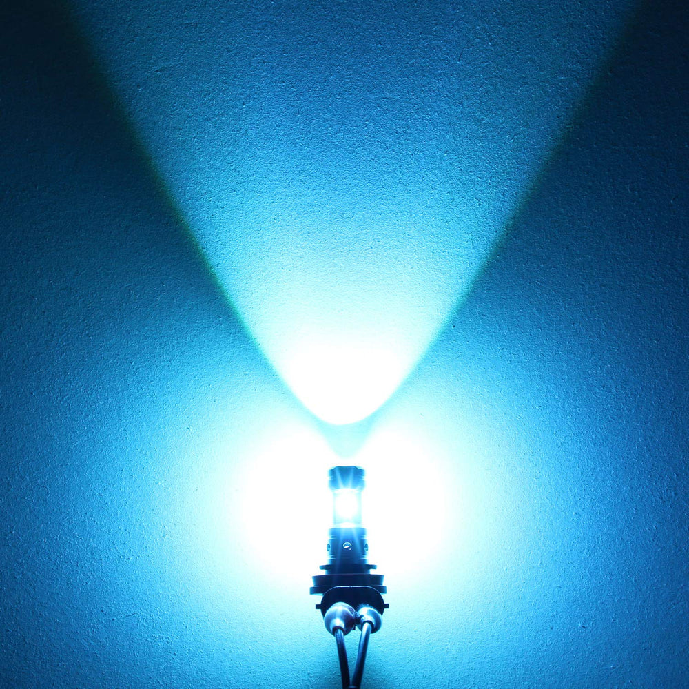 PHINLION bulb under water demonstrating IP67 waterproof protection benefit