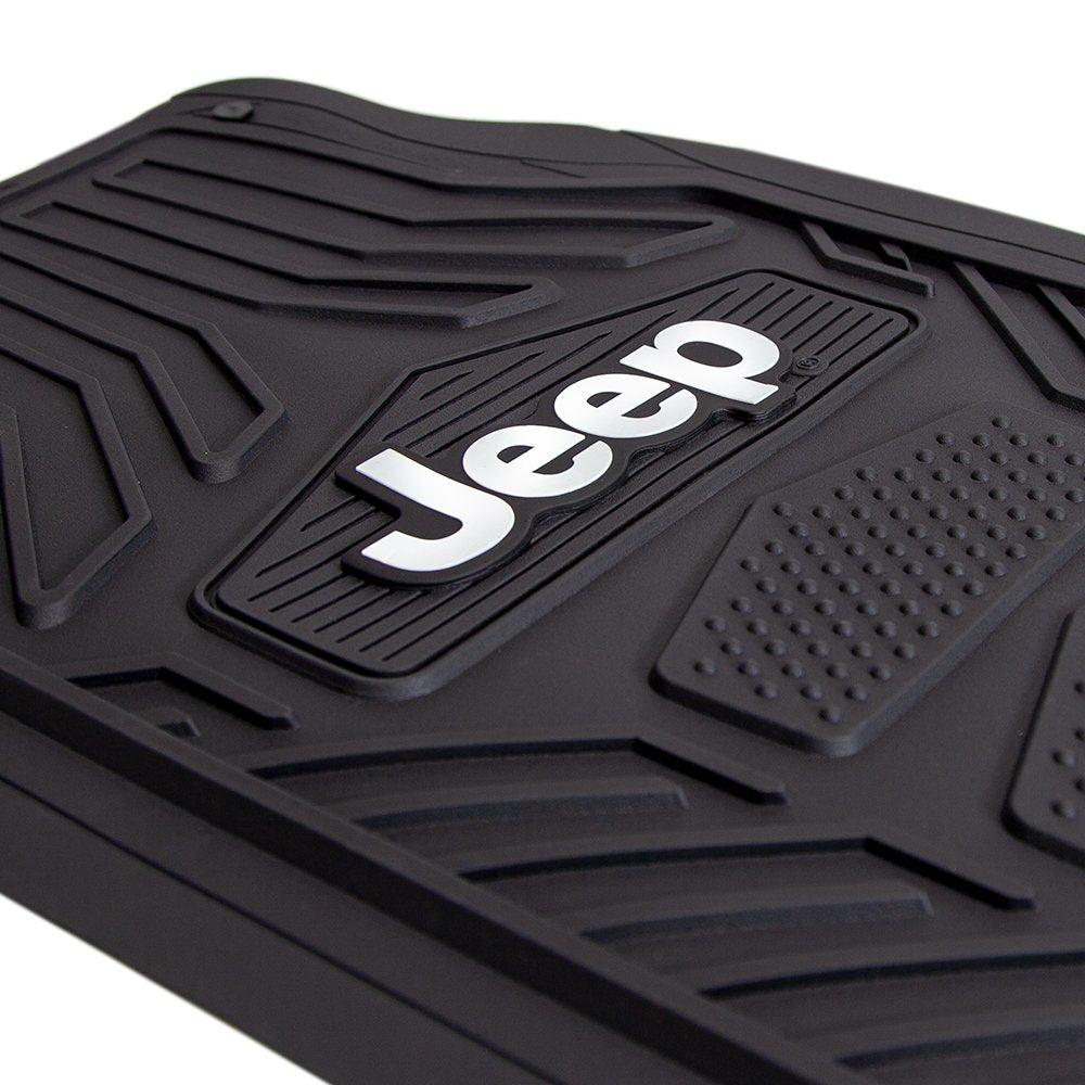 Plasticolor Jeep logo close-up highlighting official branding and style