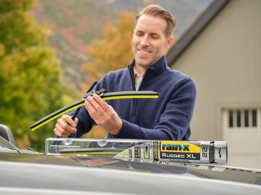 Rain-X Rugged XL UV blade change indicator showing wear notification