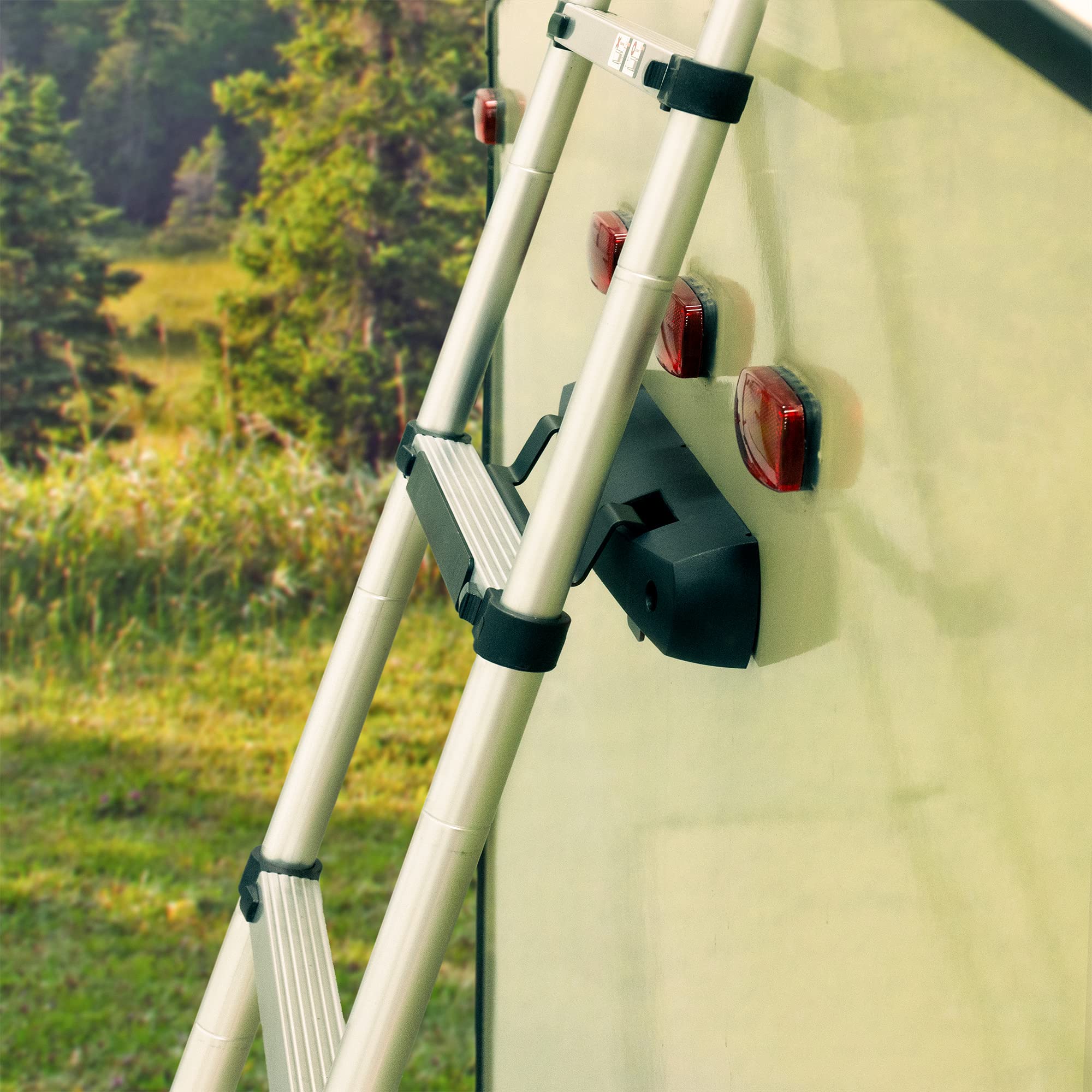 RecPro side profile displaying locked steps for steady ascent safety