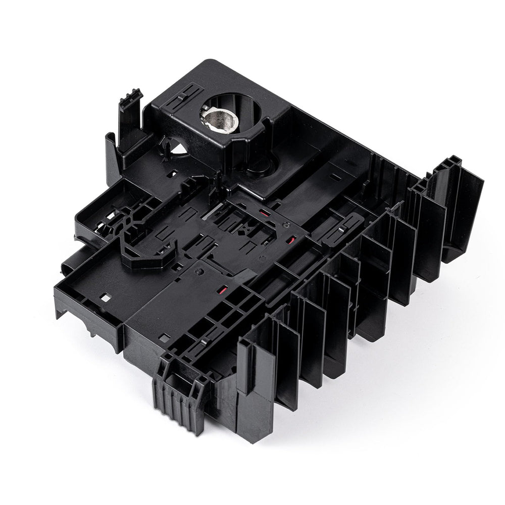 RHAOCZIYAUTO fuse block pictured in garage setting showing ready-to-install benefit