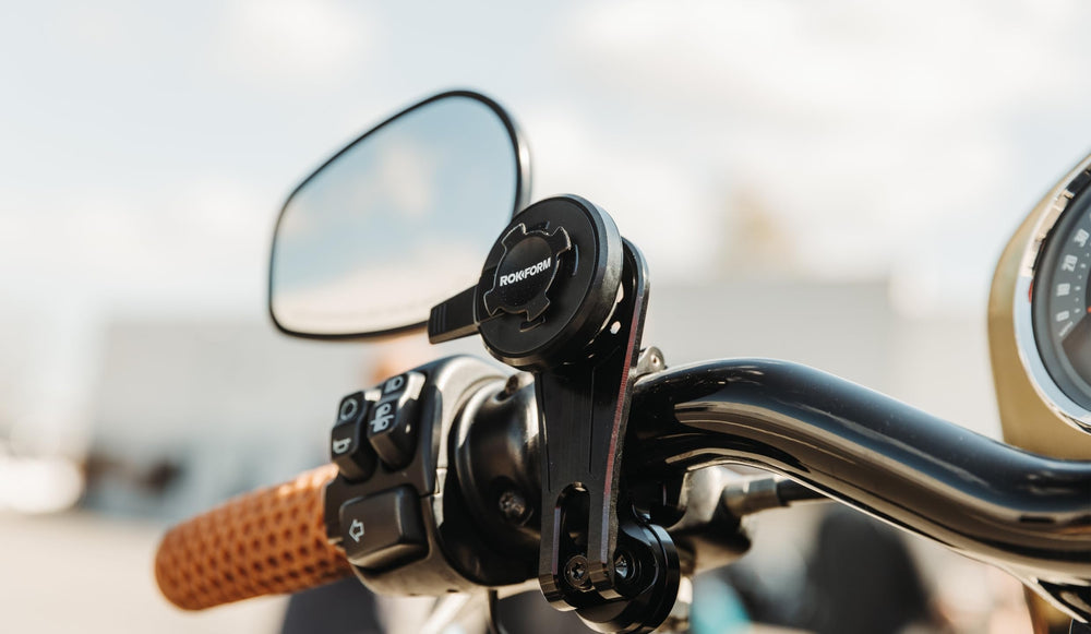 Rokform dampener side profile highlighting low-profile design that preserves phone position on mount