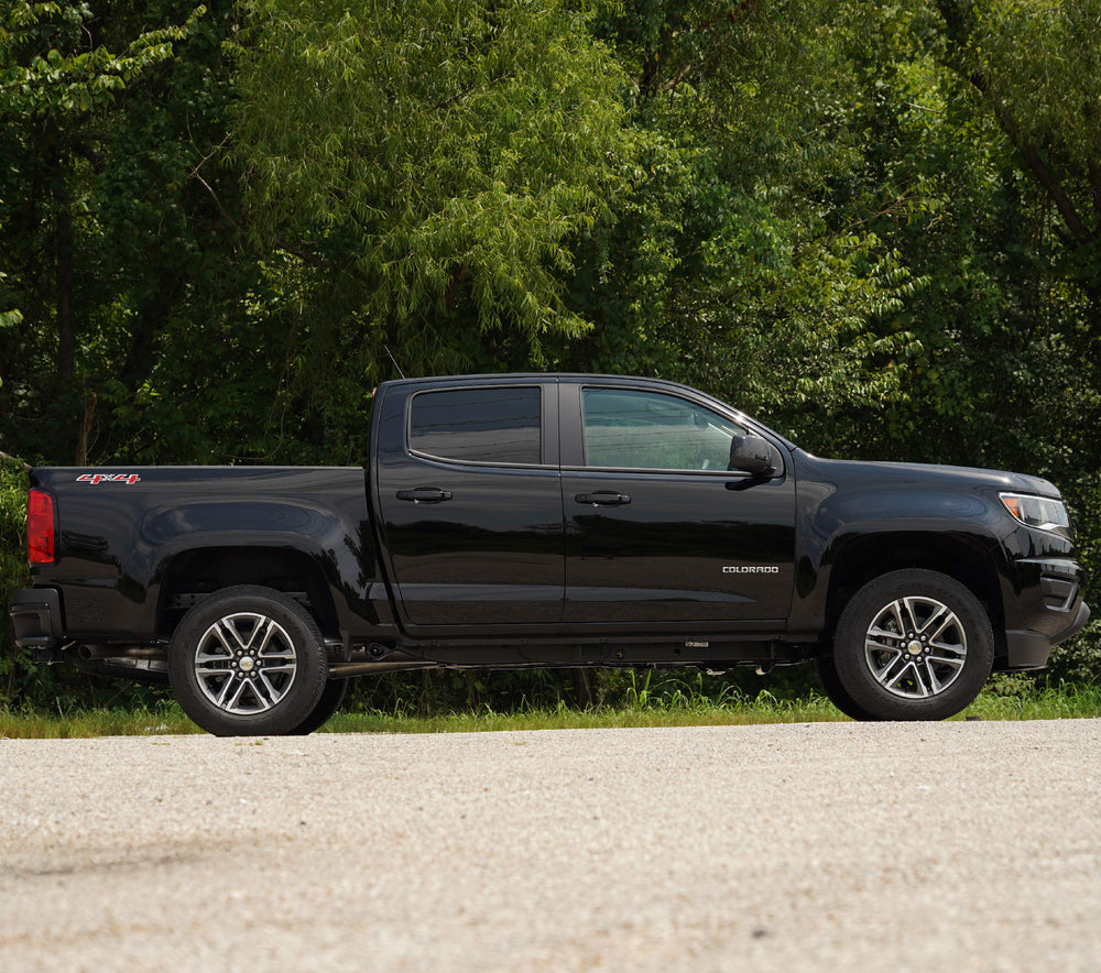 Rough Country tire clearance comparison illustrating fitment for 265/70R17 benefit