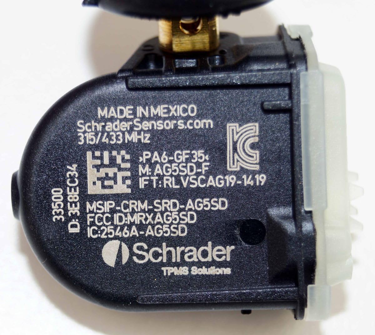 Schrader EZ-Sensor installed on wheel showing proper seating and system readiness benefit