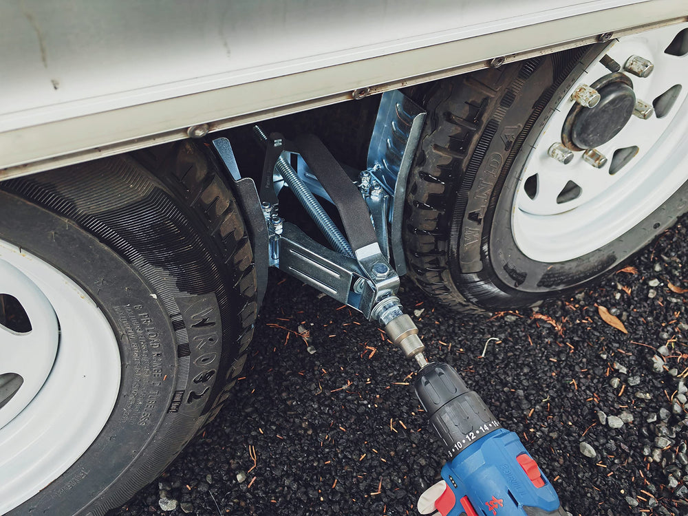 Schumaho hex socket, crank handle and storage bag packed for convenience