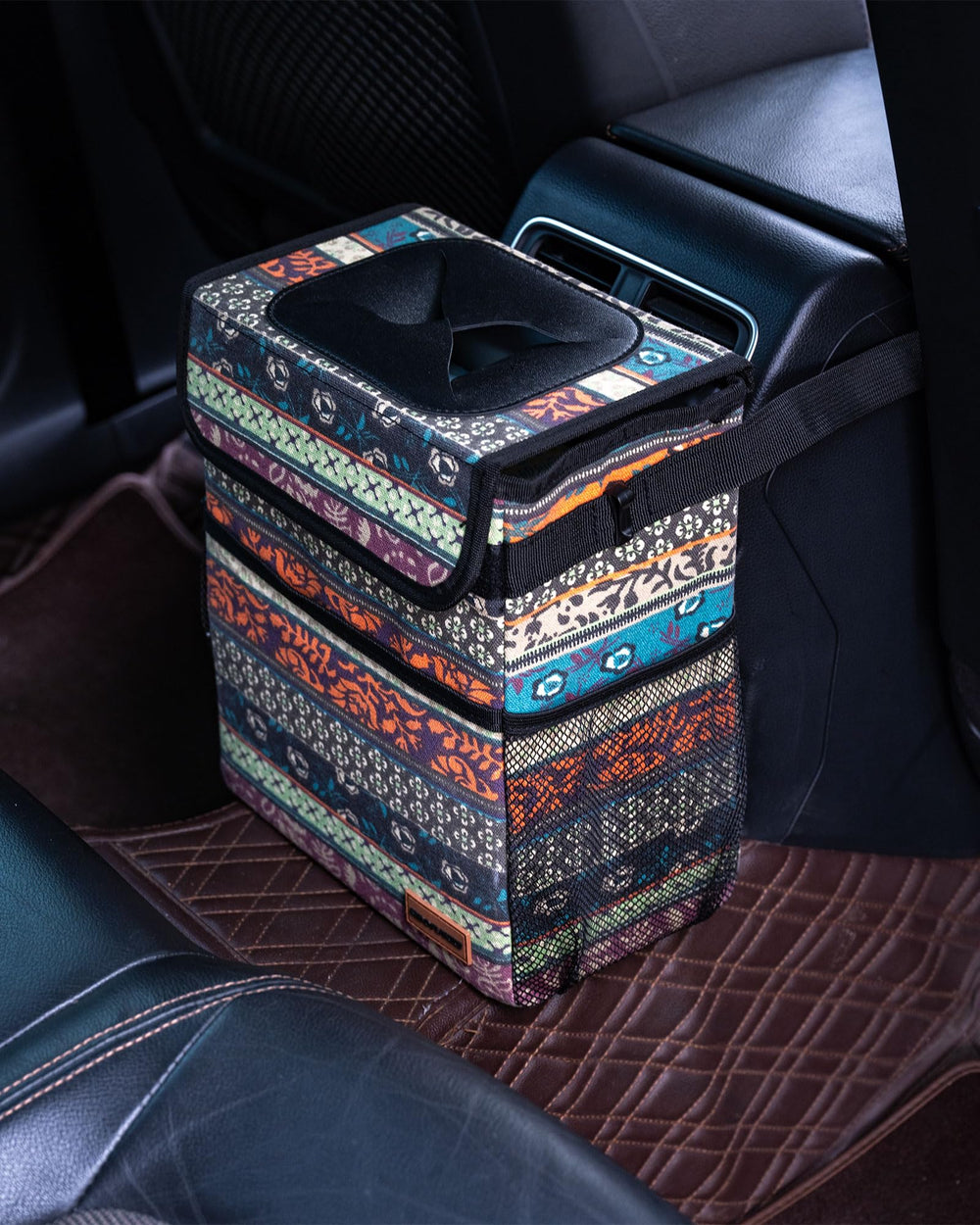 SIBOFUEGO placed in cup holder to show size and space-saving benefit