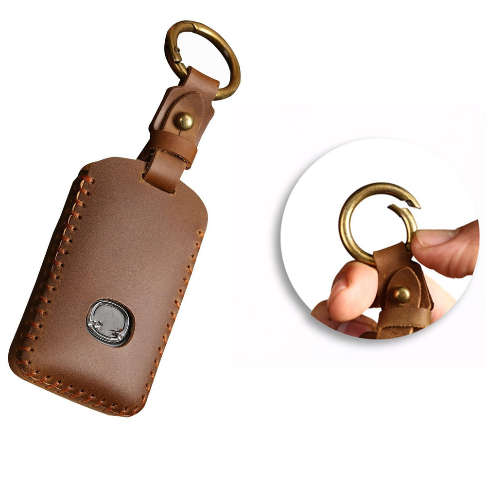 SIEVEN included keychain and leather conditioner for maintenance benefit