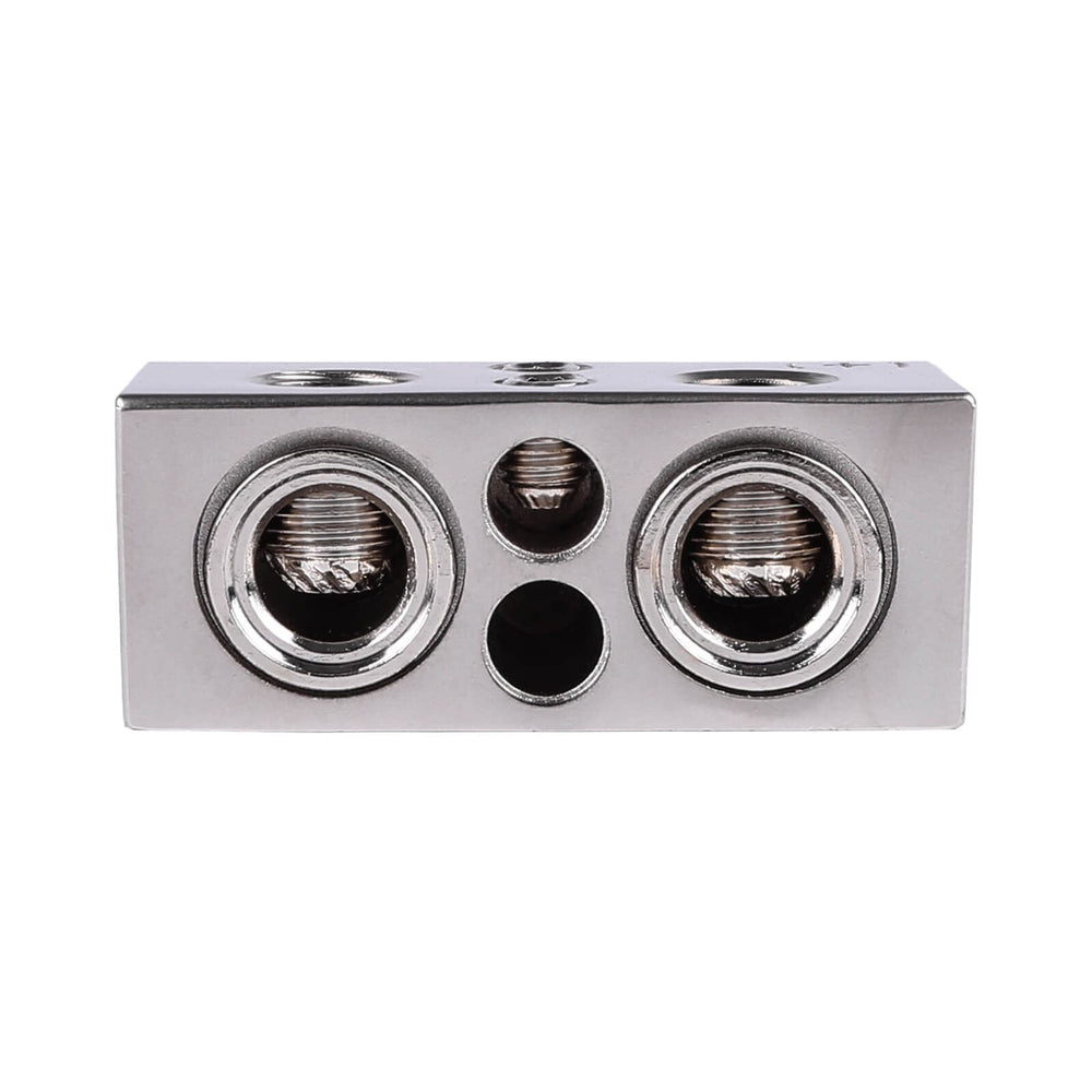 Skar Audio detail of dual gauge ports accepting 1/0-4 AWG and 8-10 AWG wires for flexibility