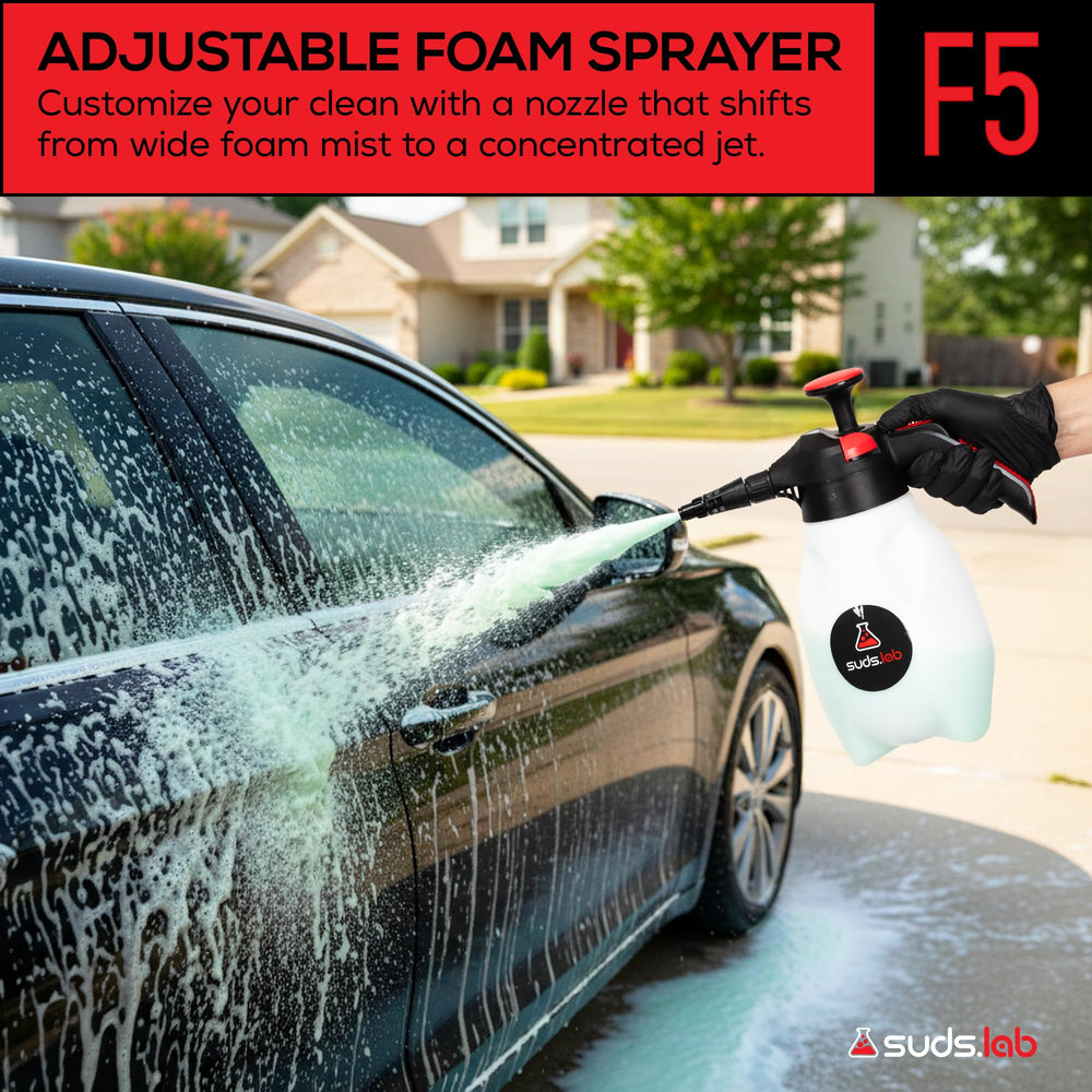 suds.lab applying foam to a bicycle frame aiding gentle, targeted cleaning benefit