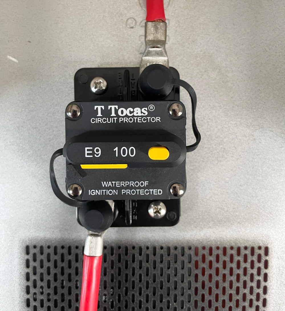 T Tocas E9 close-up of manual reset button for easy reset and rapid circuit restoration