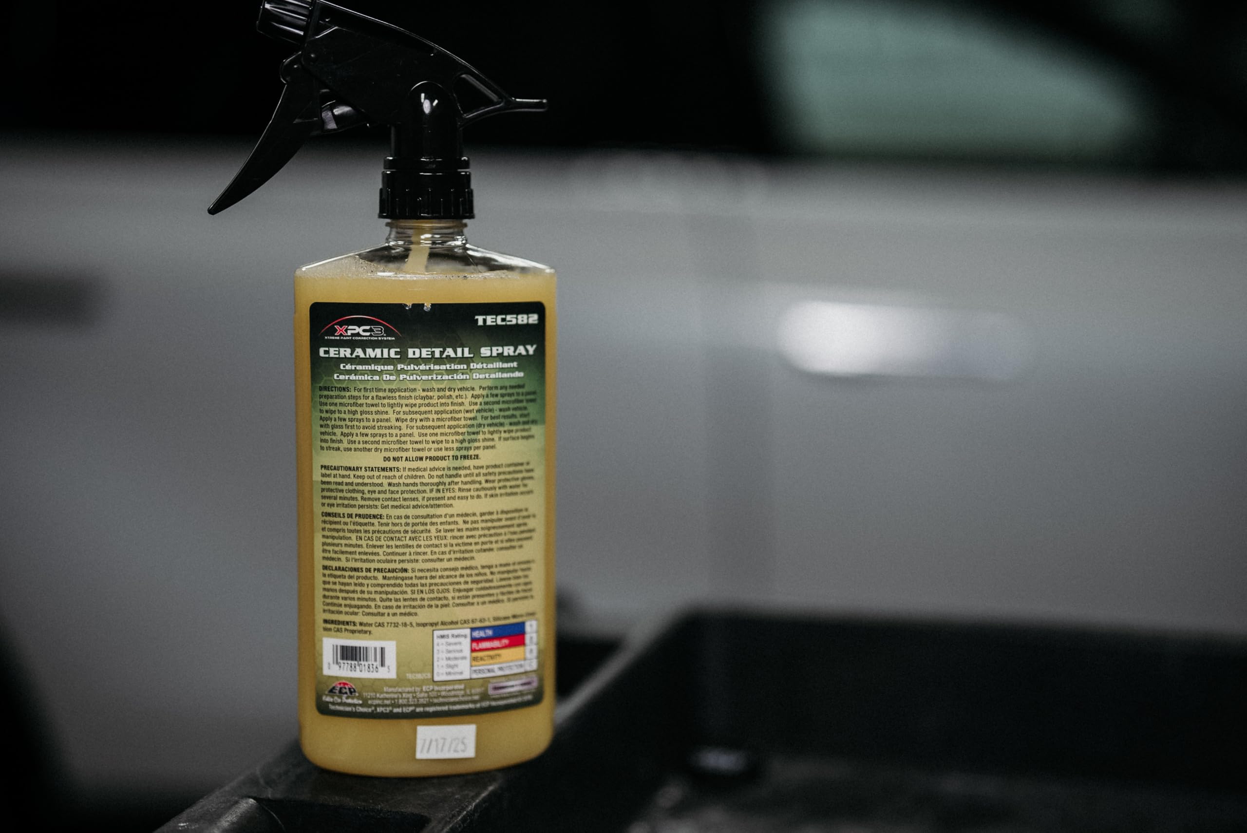 Technicians Choice TEC582 close-up of liquid texture highlighting high substantivity and spreadability