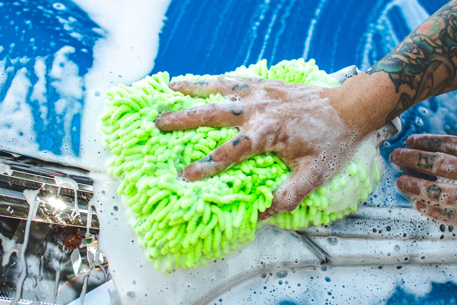 The Rag Company lime green and blue mitts side-by-side, offering color-coded use separation
