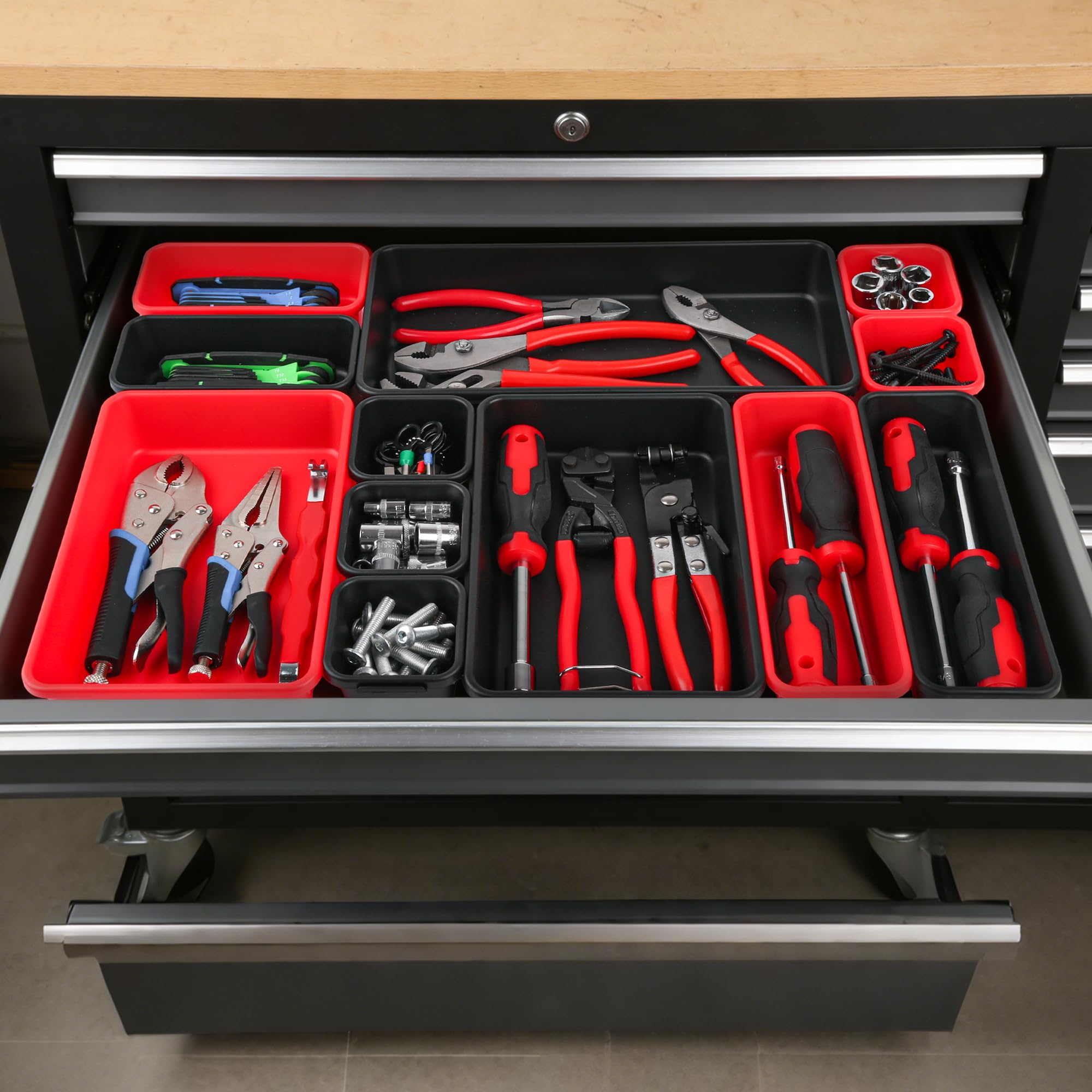 TOOLEAGUE trays snapped together demonstrating interlocking stability and customization