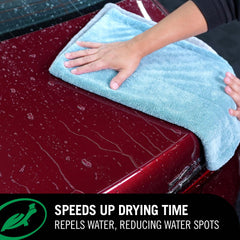 Turtle Wax microfiber towel included in pack improving streak-free drying