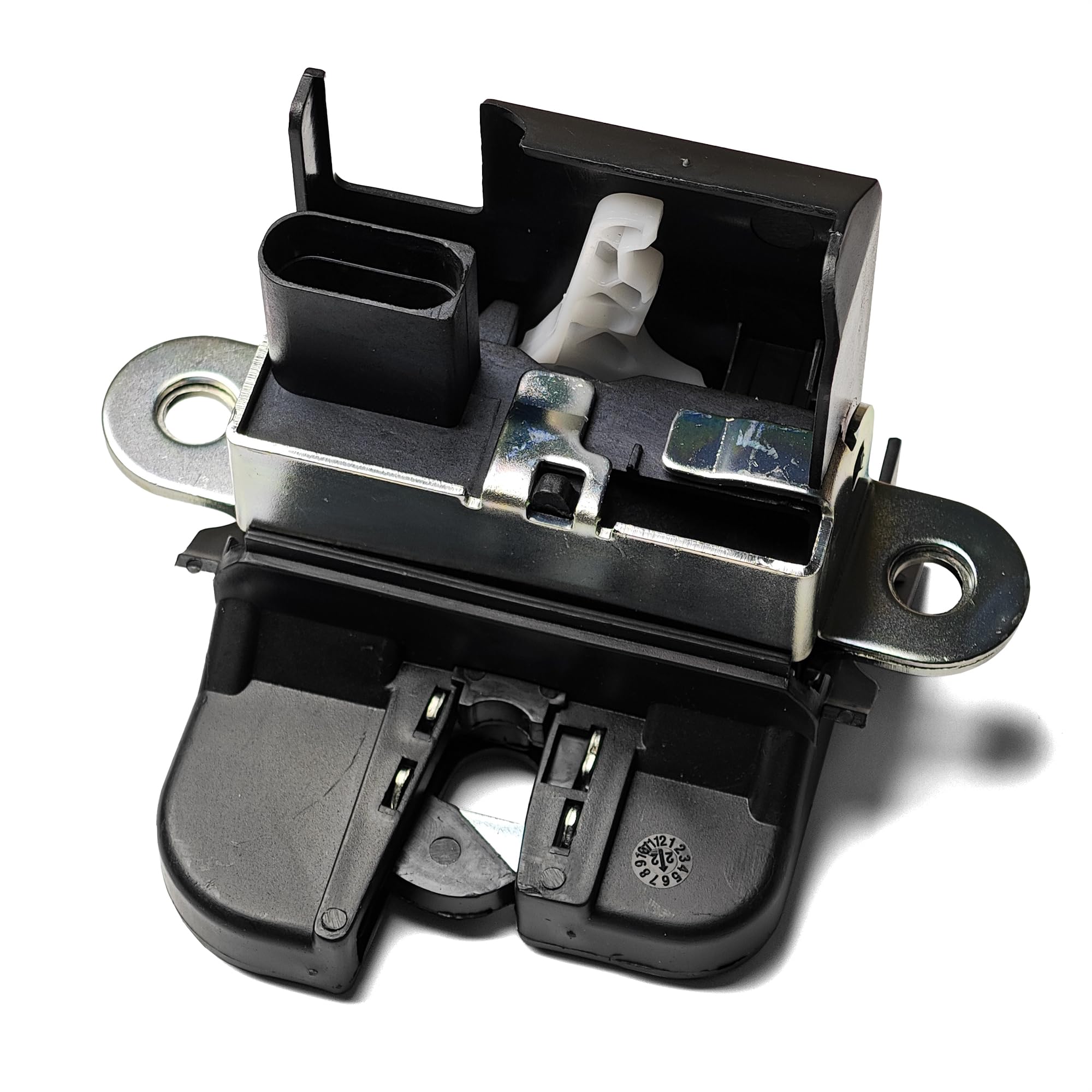 TVM TRAVERMAN front view of trunk latch showing robust build and easy fit