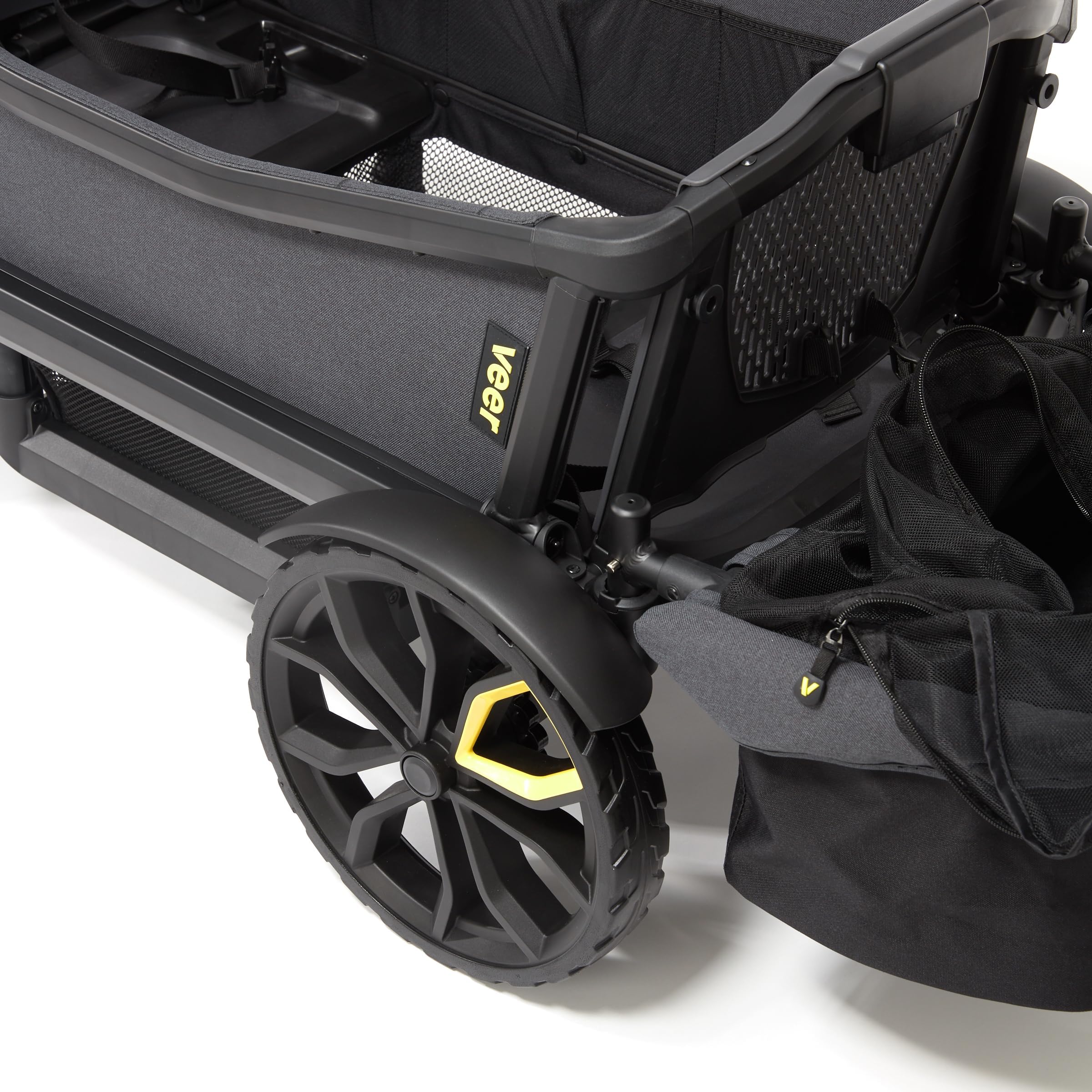 Veer rear basket installed on Cruiser XL illustrating secure mounting
