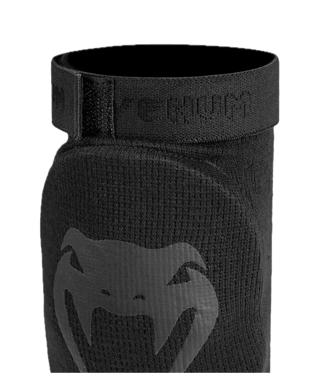 Venum Kontact close fabric texture showing breathable lining and moisture control