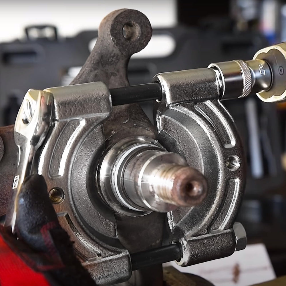 VEVOR bearing puller size comparison with ruler showing scale and reach