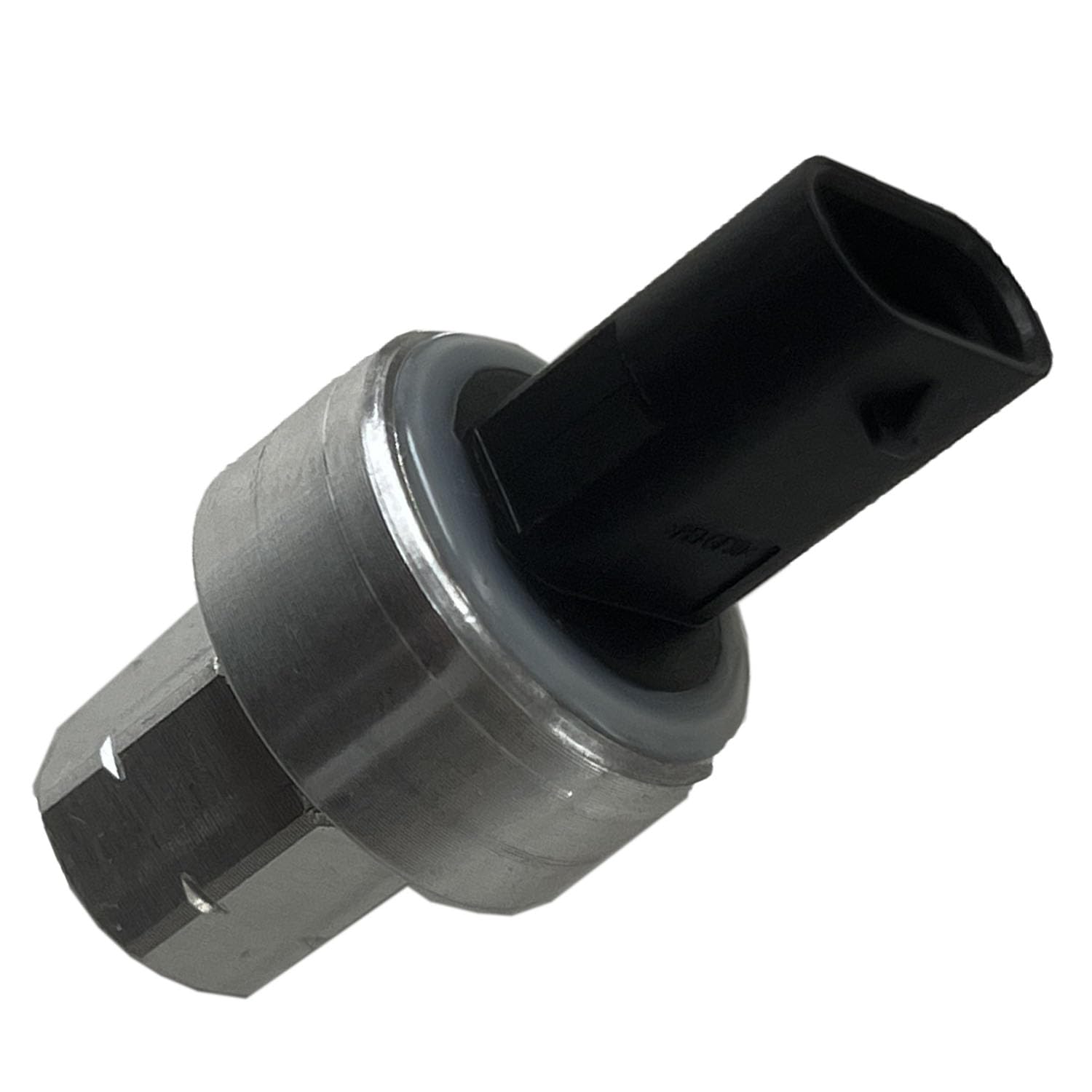WEITARI pressure port angle shot highlighting secure refrigerant line connection