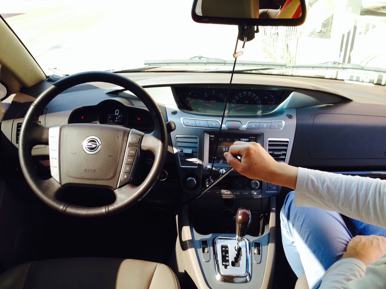 Instructor using Wingbrake during a driving lesson to support learner progress