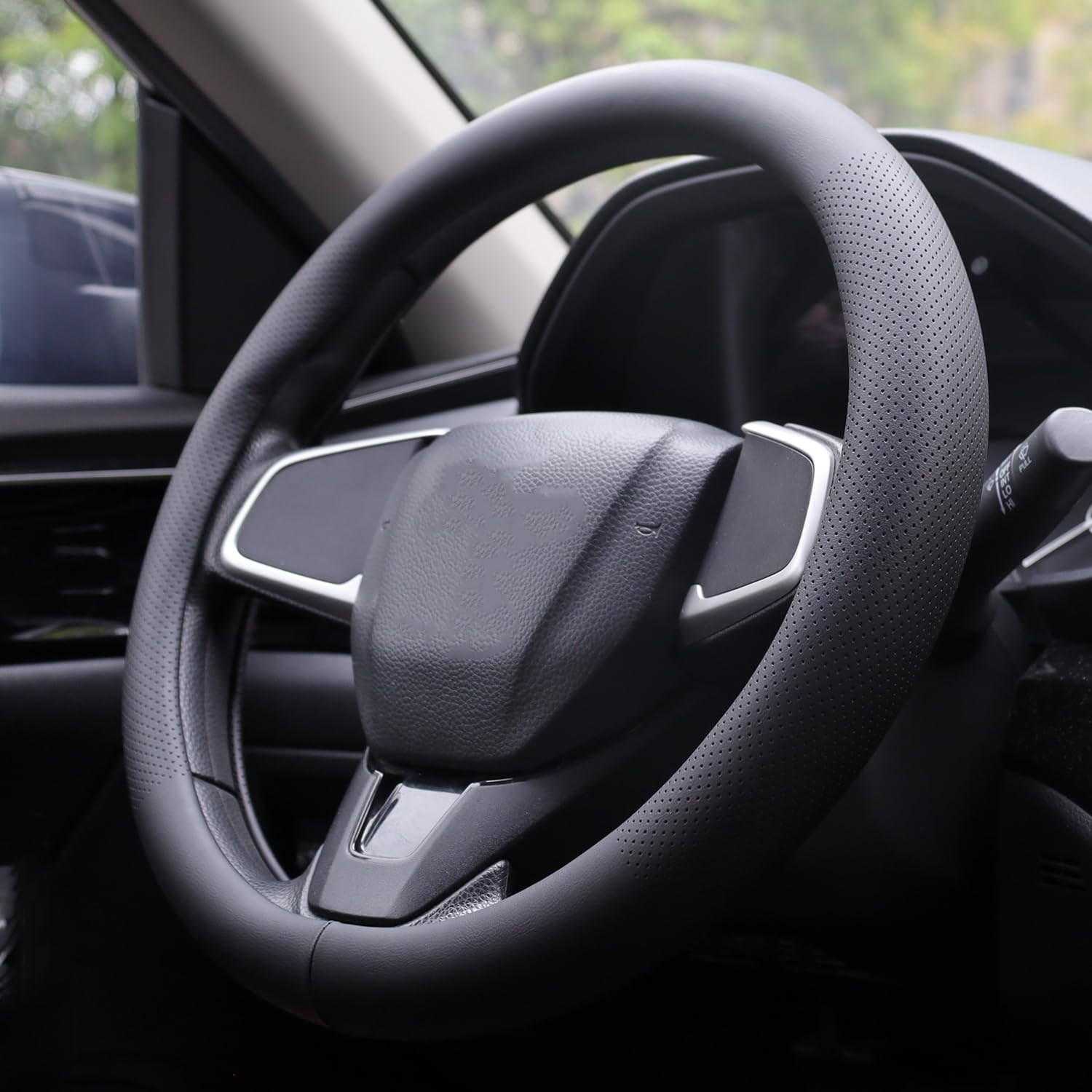 XHRING installed in Maverick interior refreshing dashboard and wheel feel